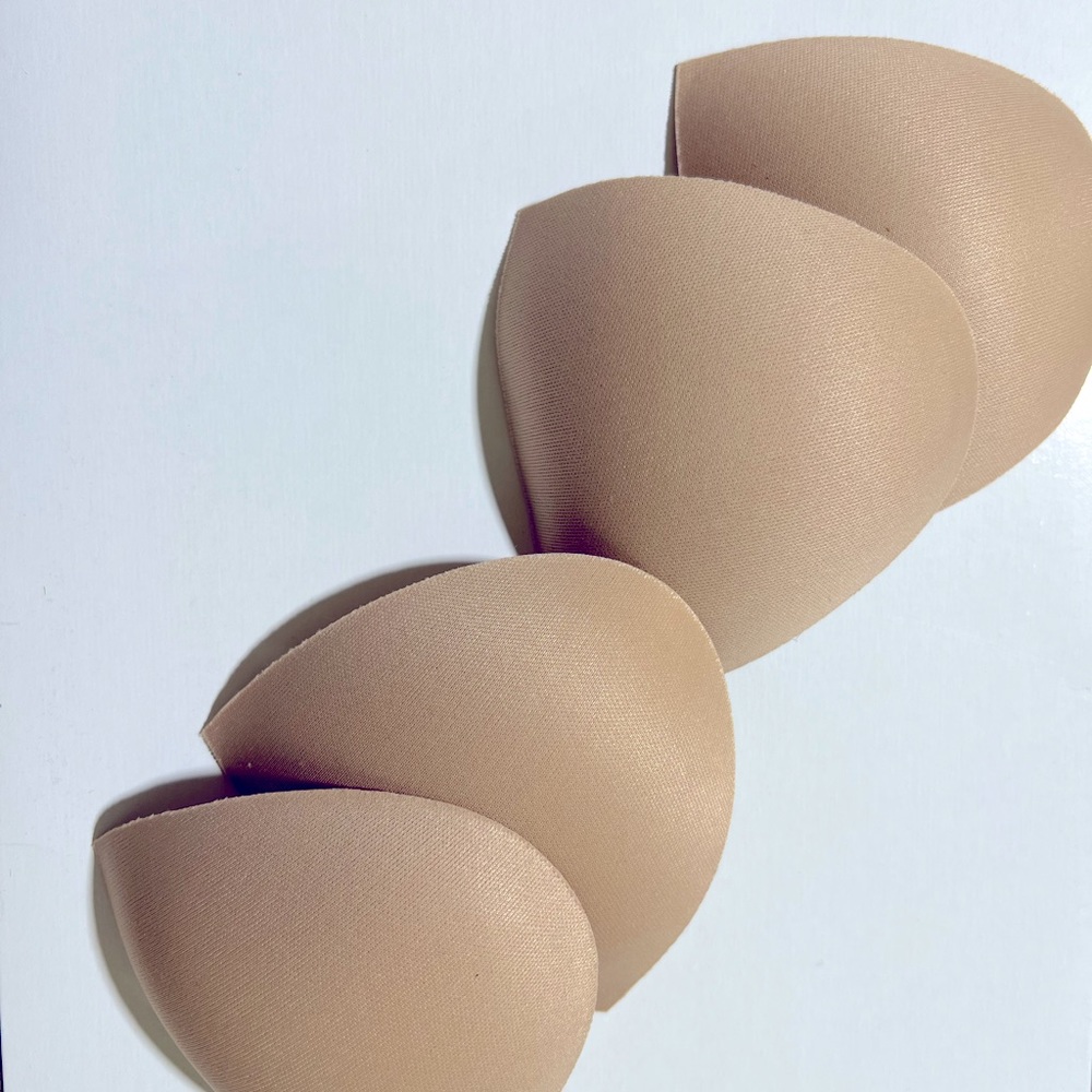 Pack of 3 pairs of Removable cups bra nude color!